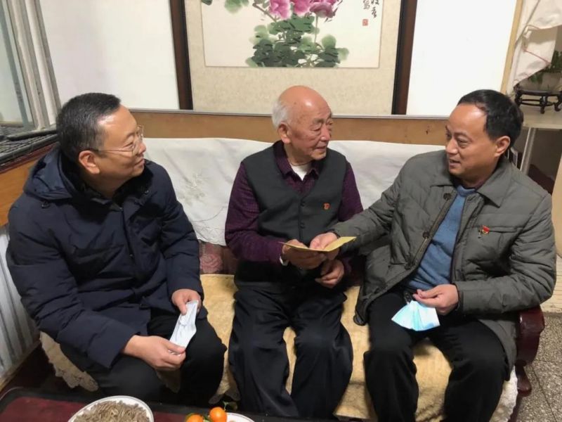 弘義集團開展春節(jié)前走訪慰問生活困難黨員、老黨員、老干部活動